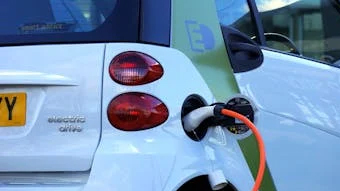 Optimizing EV Charging Time: Simple Strategies for a Faster Charge